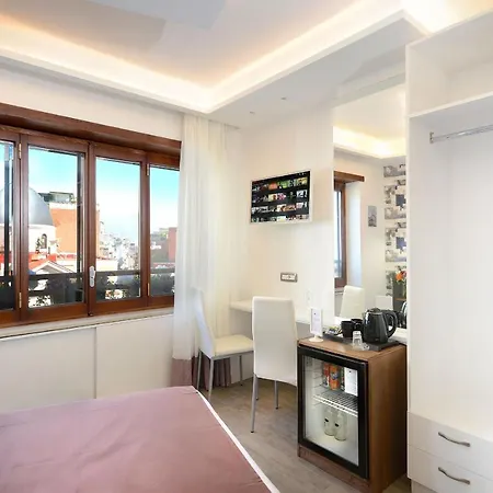 Station 4* Неаполь